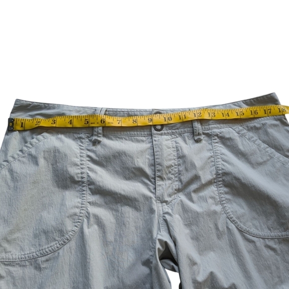 Arc'teryx Parapet Long Shorts Women 12 Light Grey Mid Rise Quick Dry Active Hike - Picture 10 of 12